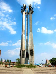 11 Le monument dedié aux travailleurs du chantier naval morts