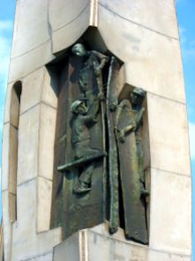 12 Les détails du monument - Muriel Chaplain